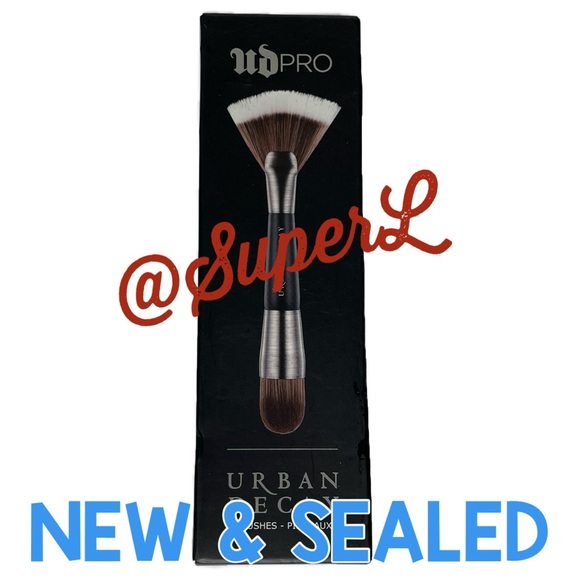 NEW and SEALED Urban Decay ud pro contour shapeshifter brush foundation